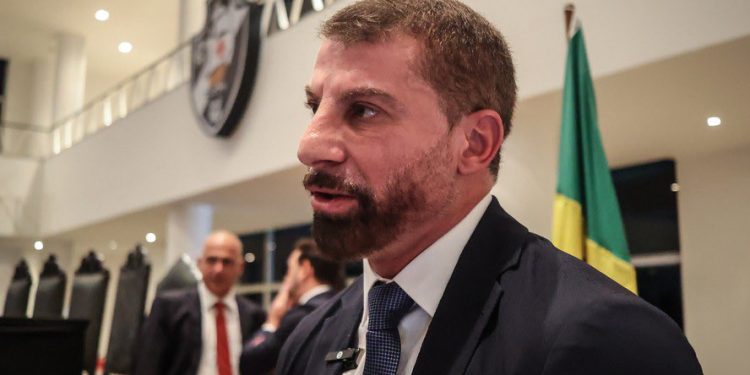 Vaza número de quantos reforços o Vasco ainda quer nesta janela