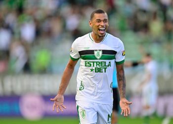 Veja números e lances de Fabinho, alvo do Vasco