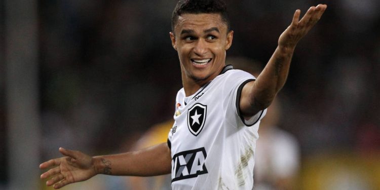 Vasco já fez proposta por Erik? Entenda a situação