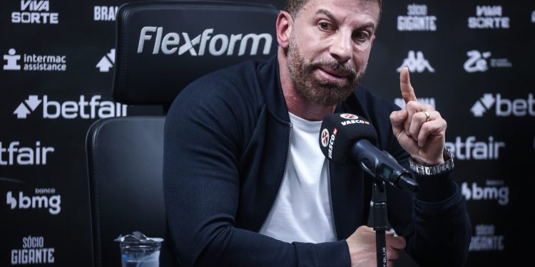 Volante do Vasco recebe proposta de clube da Série B