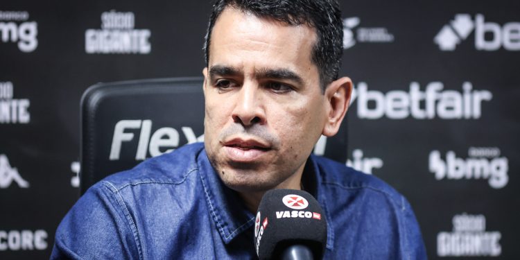 Vasco corre para anunciar renovação de joia; clubes estão de olho