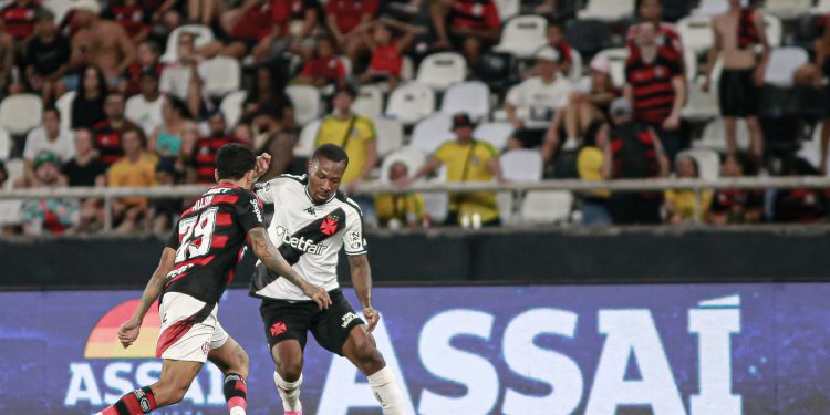 Flamengo ganha 3 reforços contra o Vasco