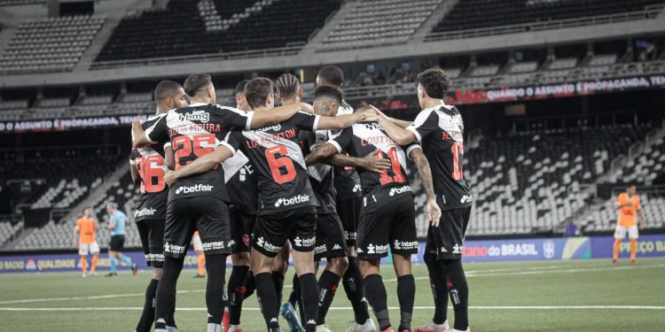 Vasco acerta empréstimo de meio-campista até o fim do ano