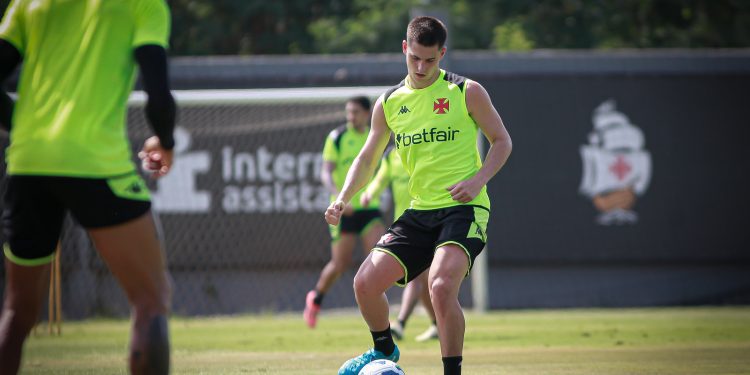 Adson, Estrella, David, e Tchê Tchê voltam para o Vasco quando? Confira