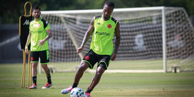 Novo reforço do Vasco chegou com tudo e decepciona internamente, diz jornalista