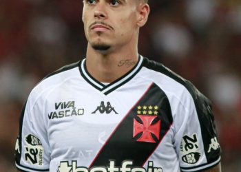 Chegou como aposta e hoje lidera estatísticas no Vasco