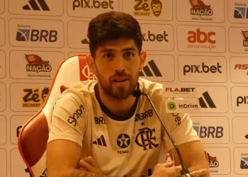 Goleiro do Flamengo avisa que time vai para cima do Vasco com força máxima