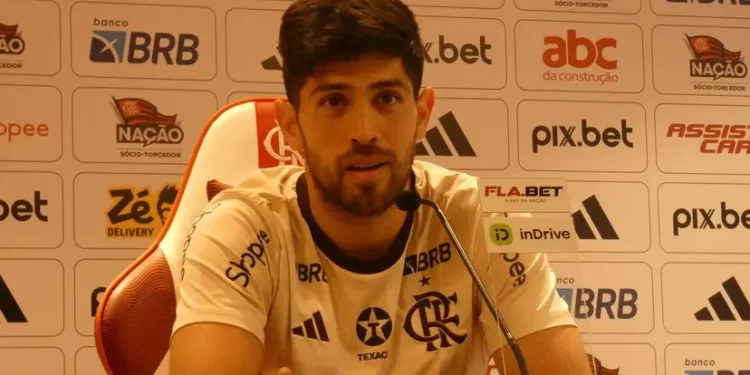 Goleiro do Flamengo avisa que time vai para cima do Vasco com força máxima