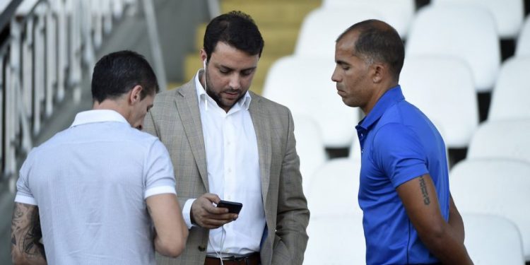 Julio Brant quebra o silêncio: live imperdível no Papo na Colina!