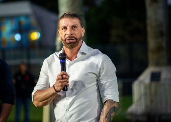 Pedrinho explica venda de mandos de campo do Vasco