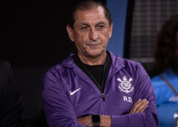 Ramón Diaz está cometendo erros no Corinthians já vistos no Vasco; a torcida vascaína avisou!