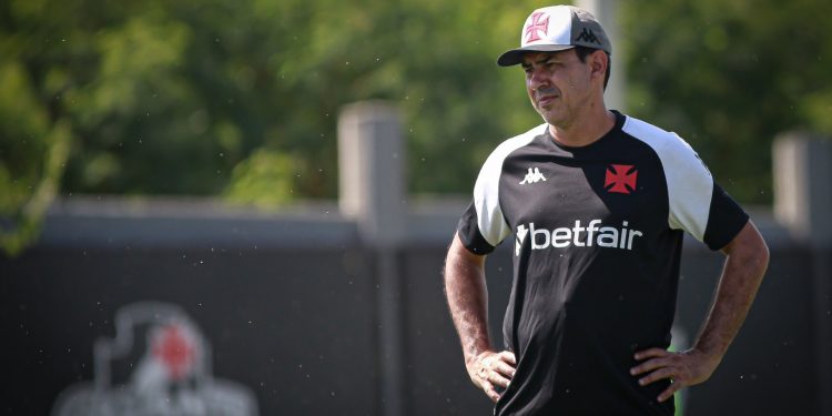 Vasco contará com dois reforços contra o Santos, confira