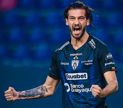 Vasco sonda atacante que destruiu o Corinthians