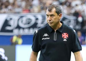 Vasco terá 11 jogos em 33 dias e precisa de fôlego extra