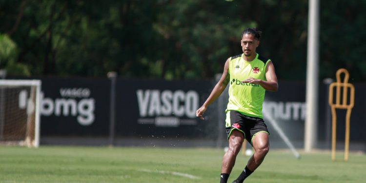 Vasco toma grande atitude que pode ajudar na adaptação de novos jogadores; entenda