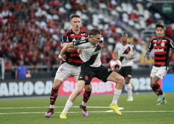 Jornalista afirma que Flamengo não conseguiu jogar contra o Vasco