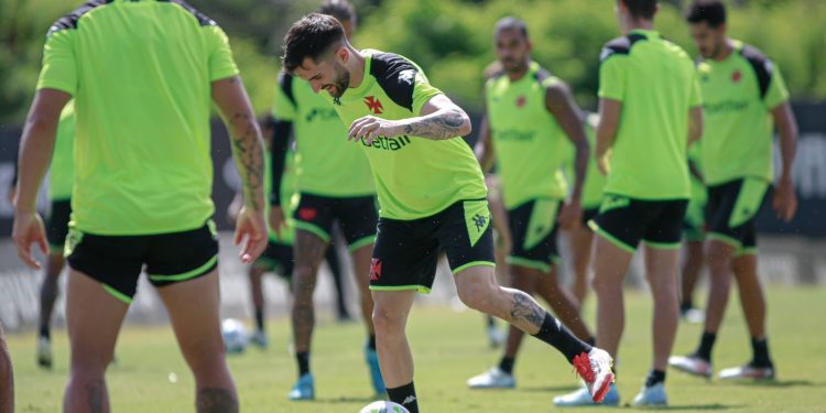 Quando Adson e Estrella voltarão ao Vasco? Confira data