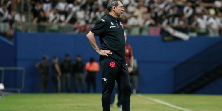 Vasco ganha desfalque contra o Nova Iguaçu