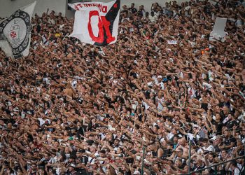 Menos é mais? A decisão silenciosa do Vasco a um dia do clássico