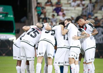 Jogador recebe cobrança do Vasco após publicação polêmica