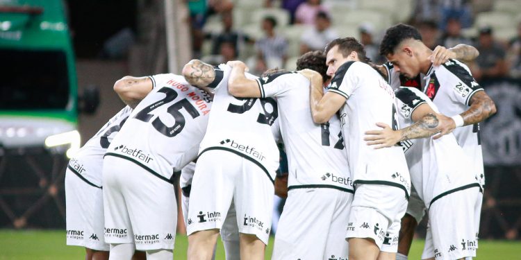 Jogador recebe cobrança do Vasco após publicação polêmica