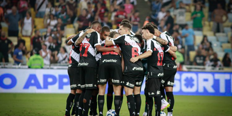 Recém contratado perde espaço no Vasco