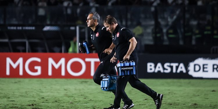Jogador do Vasco está na lista de estrelas com mais problemas médicos