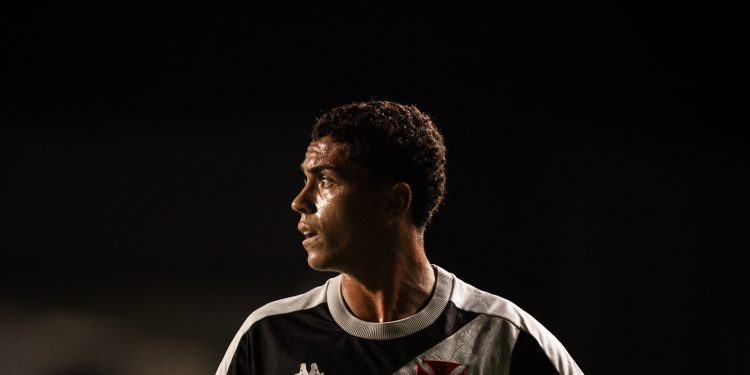 Confira as prováveis escalações de Operário-PR x Vasco