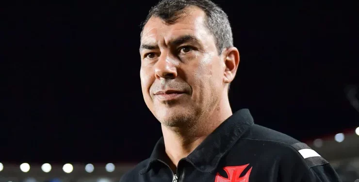 Carille, ainda técnico do Vasco.