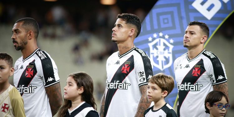 Carille vive grande dilema para escalar time do Vasco contra o Flamengo