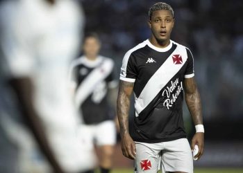Confira a previsão de retorno de Estrella e David no Vasco