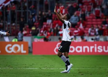 E agora? Vasco envia contrato do Rayan com divergência