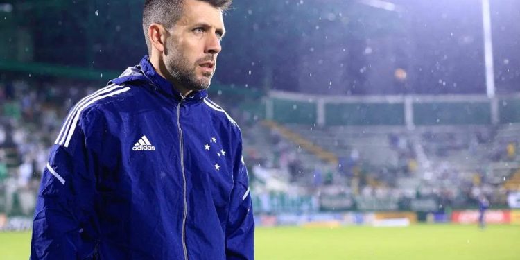 Pezzolano vê Vasco com bons olhos