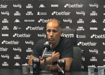 Felipe, treinador interino do Vasco