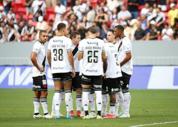 Confira a escalação do Vasco com novidades contra o Vitória
