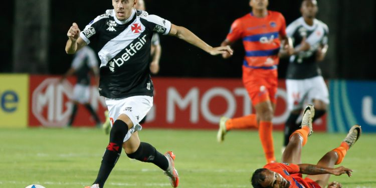 Vasco sofre goleada histórica e Felipe culpa erros individuais