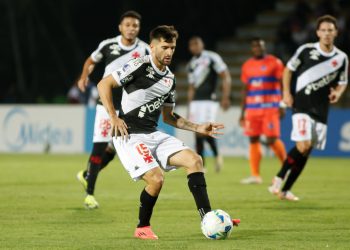 Com novidade, confira a provável escalação do Vasco contra o Vitória