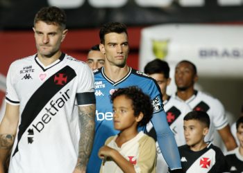 Vasco: Léo Jardim no Palmeiras? Entenda situação do goleiro