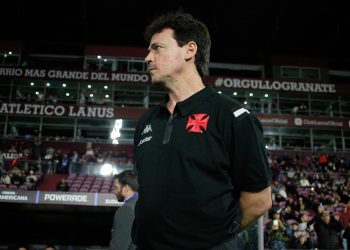 Fernando Diniz tem truque na manga para recuperar craque do Vasco