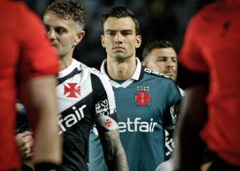 Vasco vence nos penaltis