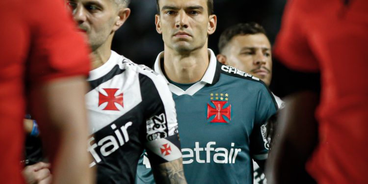 Vasco vence nos penaltis