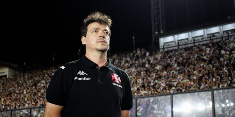 Histórico de Fernando Diniz pode fazer Vasco lapidar joias; entenda