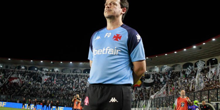 "Talento raro..." Diniz se encanta e explica plano para lapidar joia do Vasco