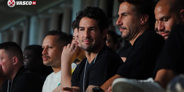Alexandre Pato e Lucas Leiva no Vasco? Jogadores estiveram presentes em partida do Cruzmaltino