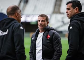 Bomba! Vasco pode demitir membros do departamento e afastar jogadores