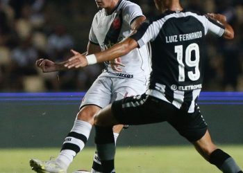 Jogadores polêmicos! Ex-Vasco e Botafogo jogarão juntos em clube brasileiro