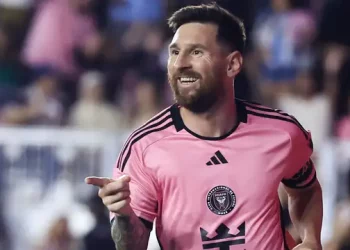 Messi elege jovem do Vasco como promissor