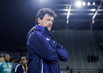 Possível data de estreia de Diniz pelo Vasco surpreende torcida