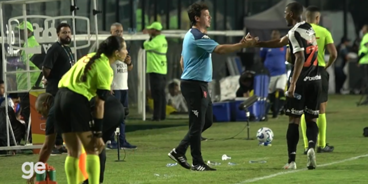 Rayan vira xodó de técnico do Vasco