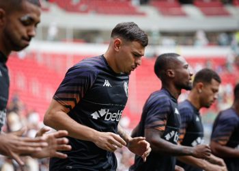 Vasco perde por 1 a 0 para o Palmeiras e flerta com o Z4